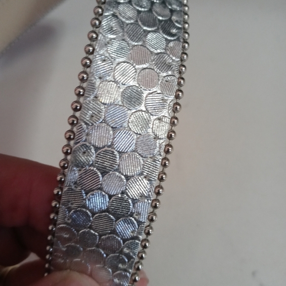 Silver Shimmer Embossed And Studded Faux Leather Belt ML - Picture 1 of 6